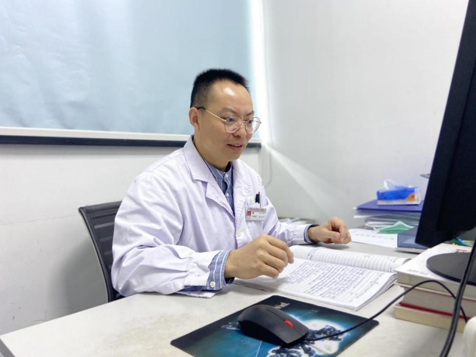 邵龙刚：“跨界”的急救医生